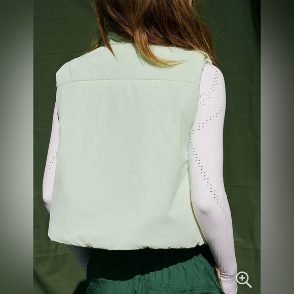 🆕 Free People Movement Sight Seein’ puffer vest in mint green size XS - Picture 3 of 11